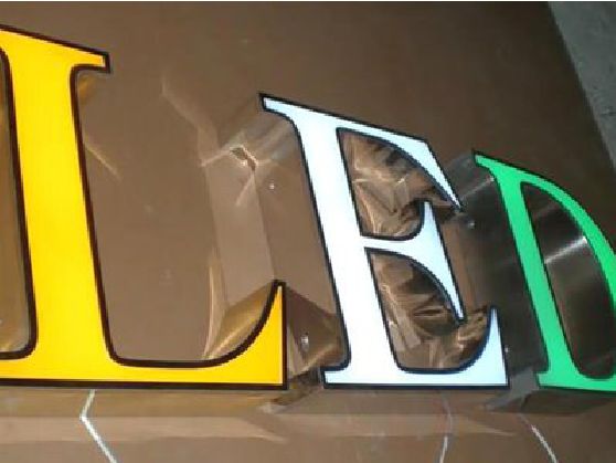 大邑介绍LED招牌的基础知识。